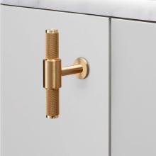 Buster and Punch UTB-054561 - T-BAR / CROSS / BRASS